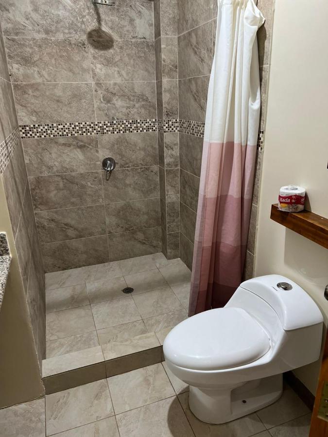 Hotel Berlin International Puerto Lopez Luaran gambar