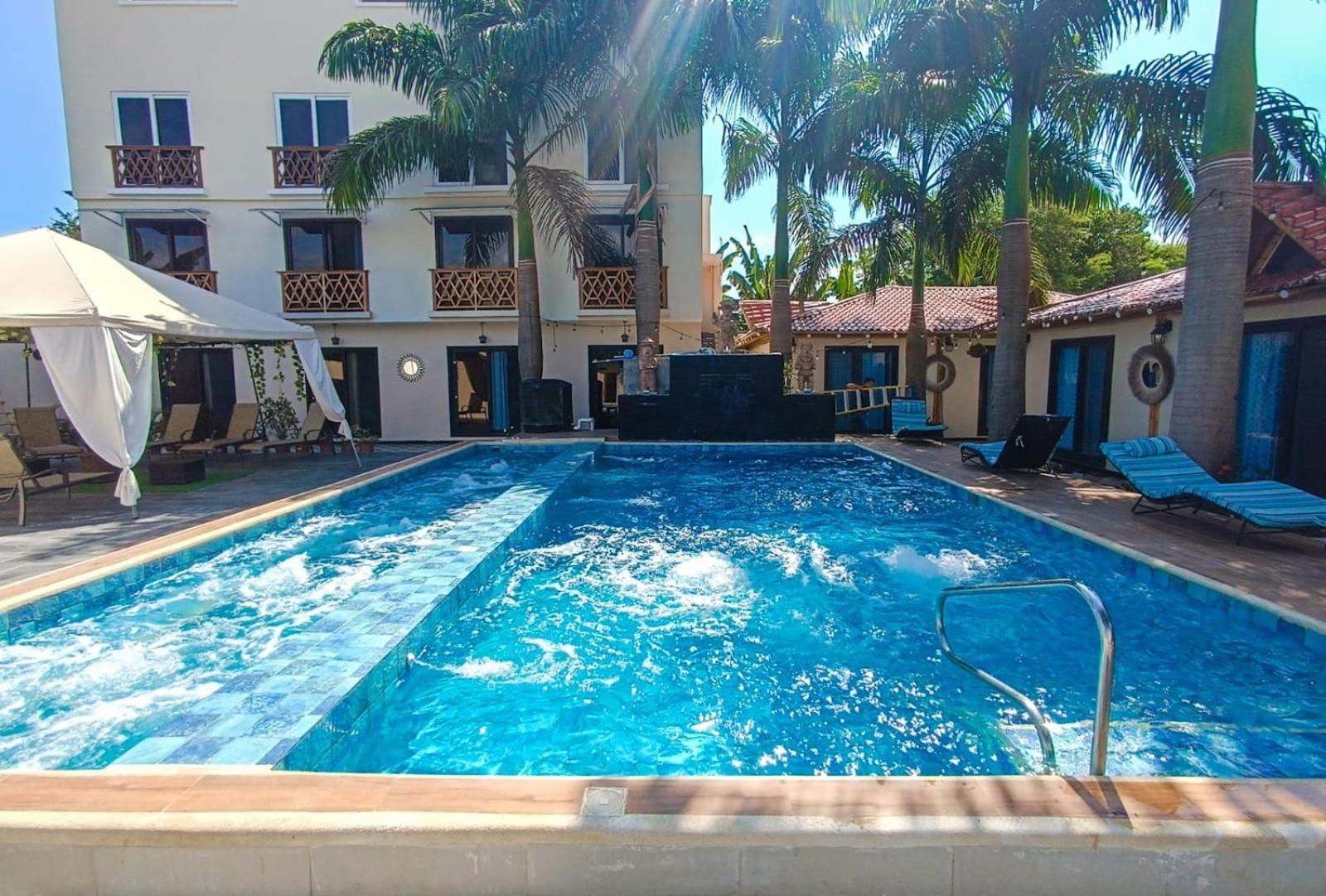 Hotel Berlin International Puerto Lopez Luaran gambar