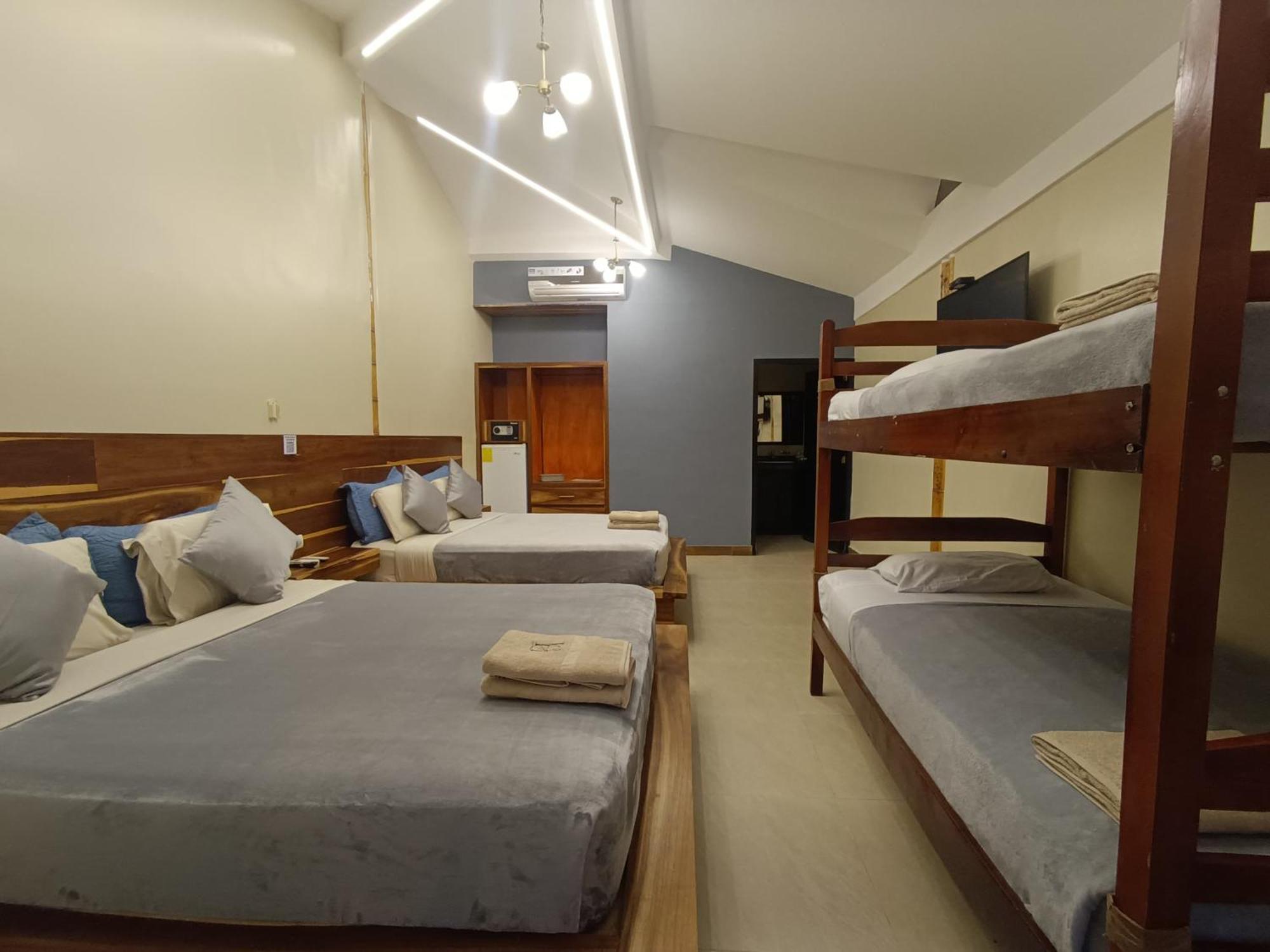Hotel Berlin International Puerto Lopez Luaran gambar