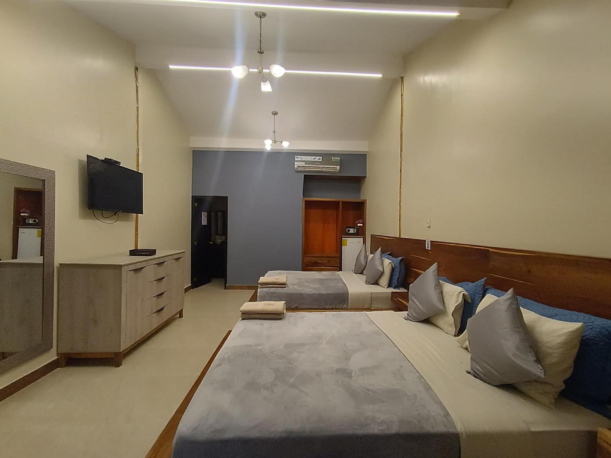 Hotel Berlin International Puerto Lopez Luaran gambar