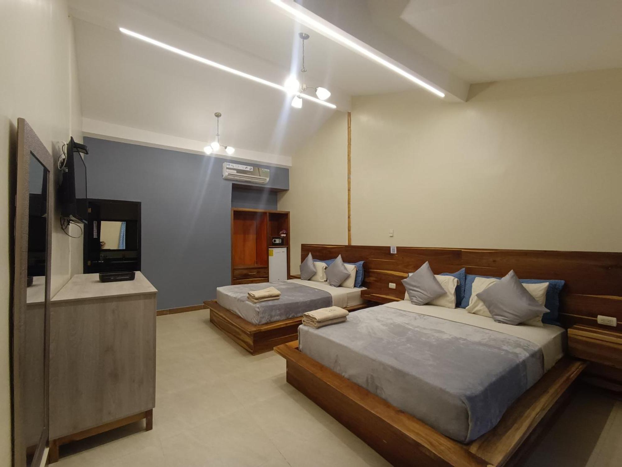 Hotel Berlin International Puerto Lopez Luaran gambar